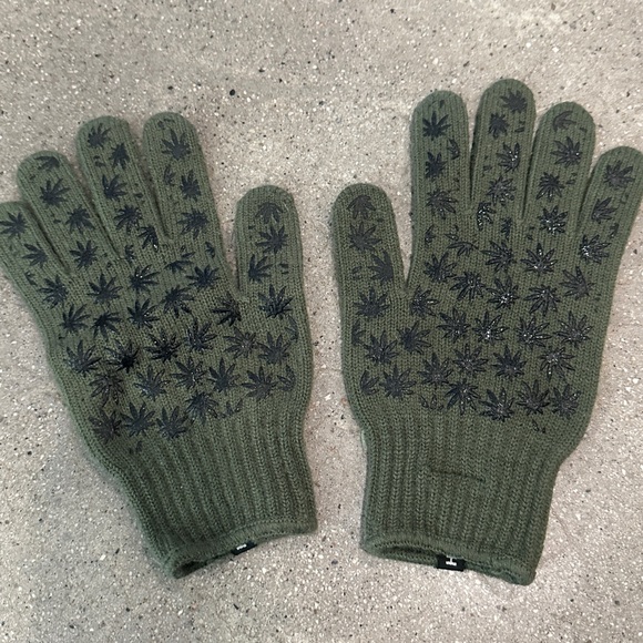 HUF Knit Gloves - Picture 3 of 4
